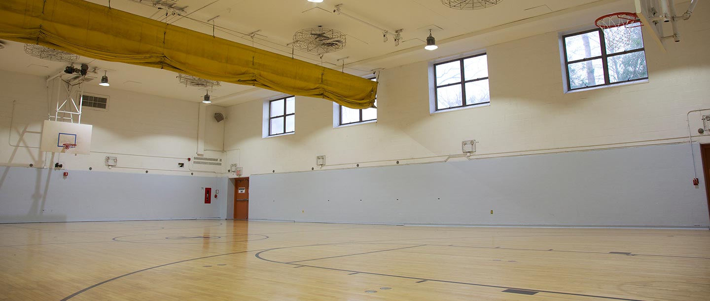 Indoor basketball court at Staten Island Broadway YMCA